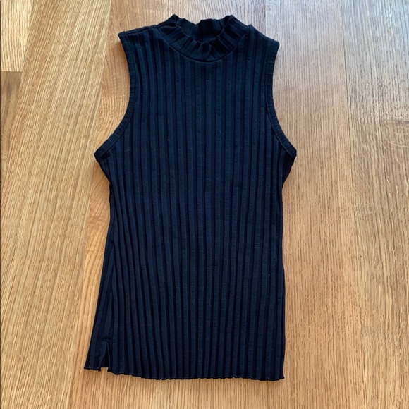 Black Sleeveless Ribbed Top - Picture 1 of 4